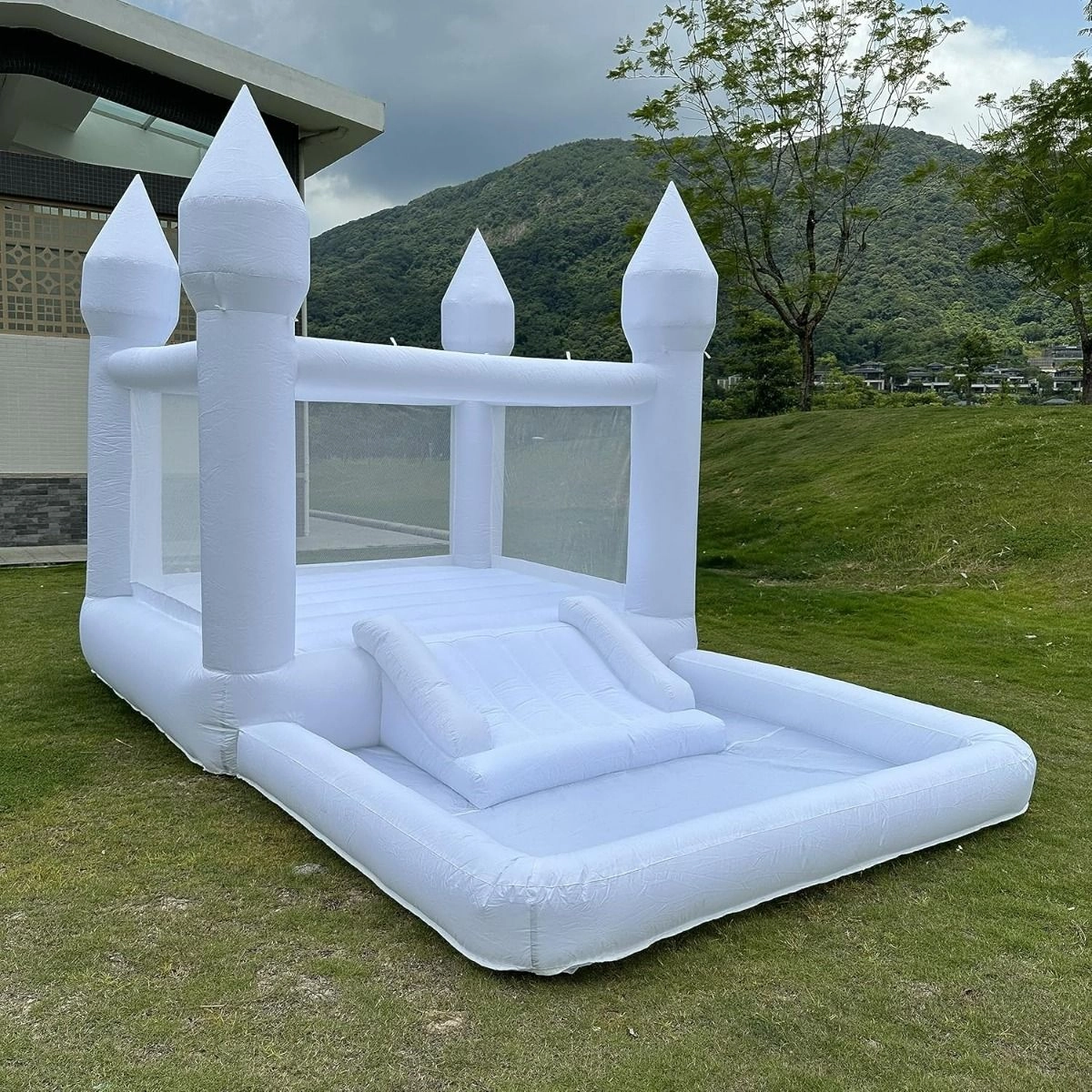 Inflatable Castle - 295 x 270 x 210cm 3+ years