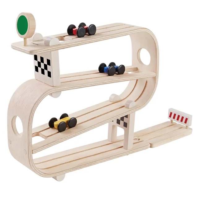 PlanToys Ramp Racer - Includes attractive ramp and cars Suitable for 3 years & above