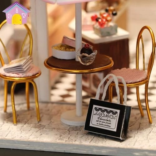 Miniature Dollhouse Kit - 1:24