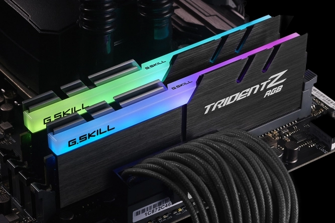 Trident Z RGB - 32GB 3200MT/s 288-Pin DDR4