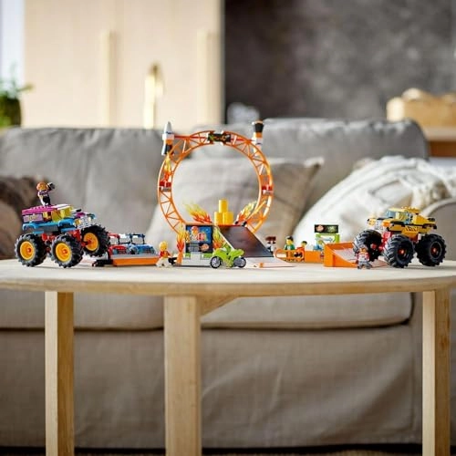 City Stuntz Stunt Show Arena (60295) - 7 minifigures flywheel-powered motorbike