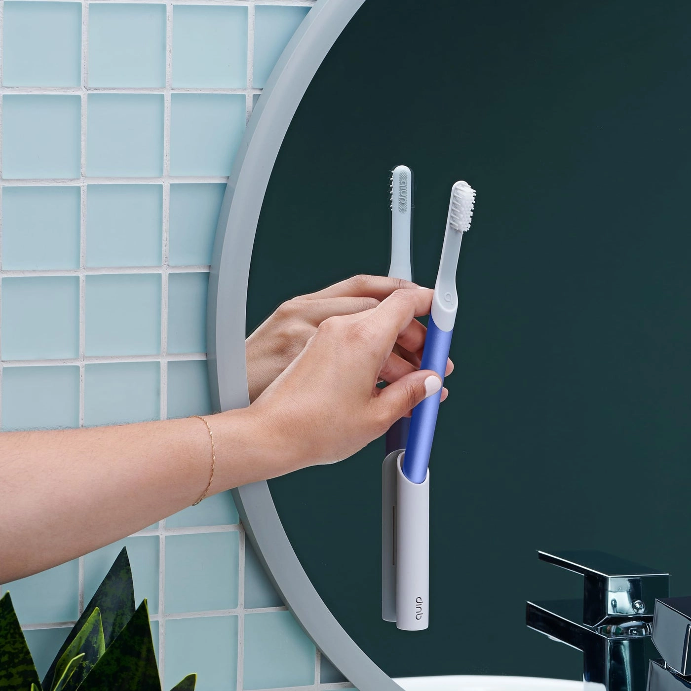 Sonic Toothbrush - Timed Replaceable Head 3 Month Battery Life