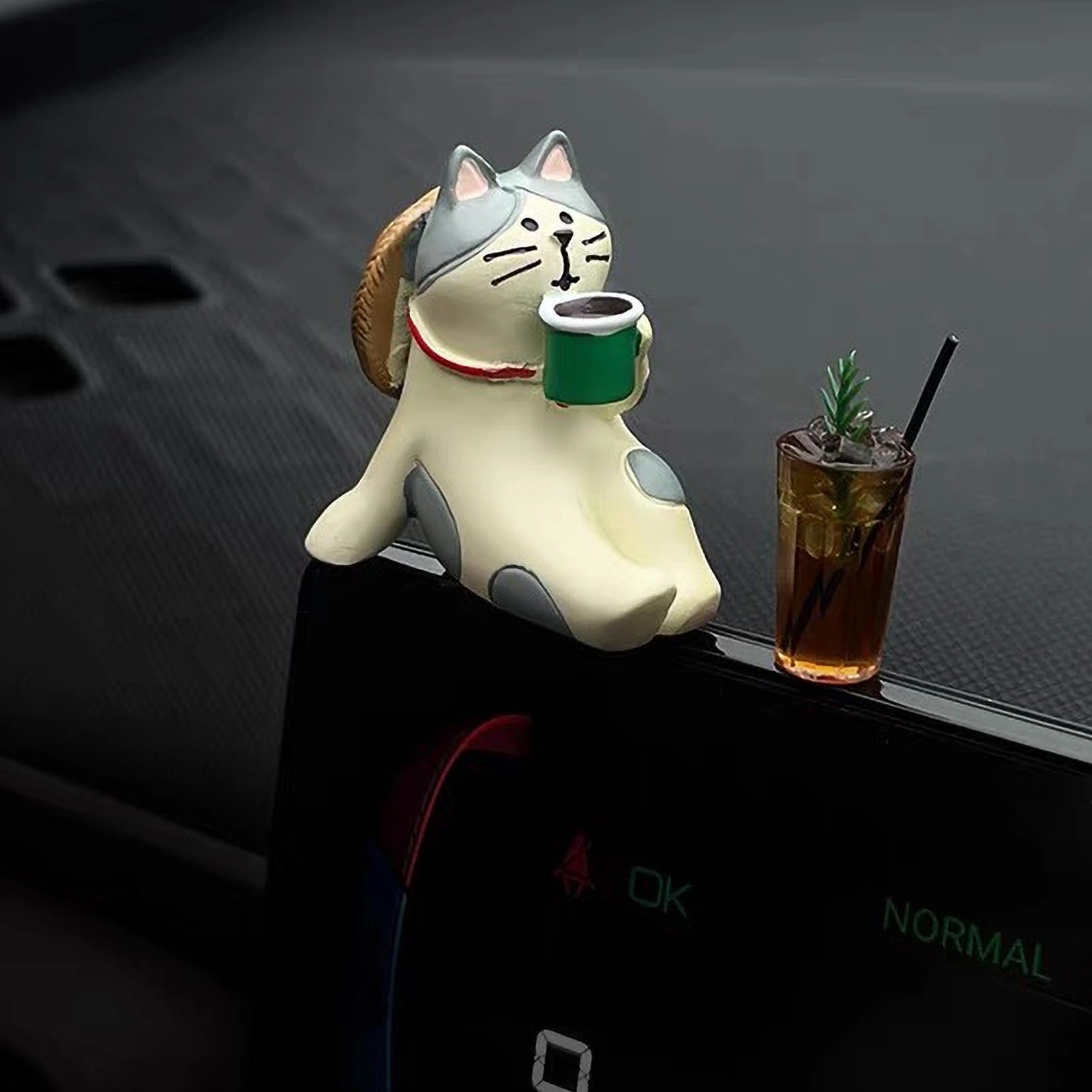 Lucky Cat - Resin