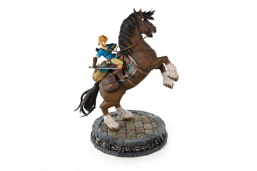 First 4 Figures Link - The Legend of Zelda: Breath of the Wild - Exclusive Edition
