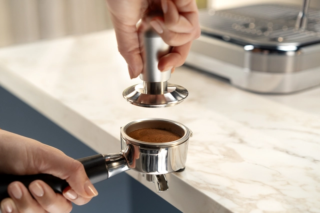 Tamp safely with our countertop-friendly tamping system