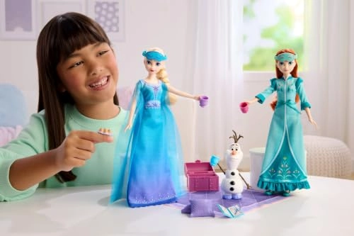 Frozen Sisters in Pyjama Set - Anna and Elsa with Olaf and 14 Accessories