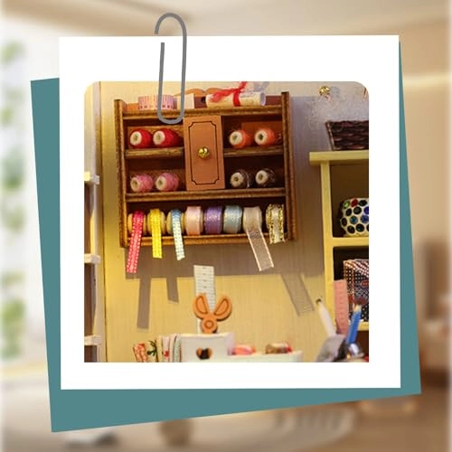 Miniature House Kit - 1:24 Light Blue and White