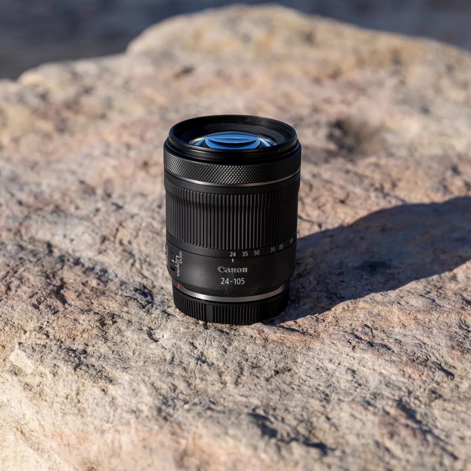 EOS R8 - 24.2MP + RF 24-105mm F4-7.1 IS STM