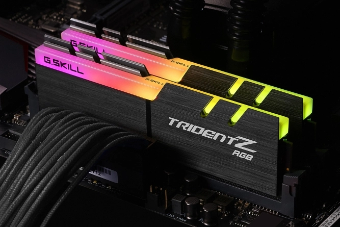 Trident Z RGB - 32GB 3200MT/s 288-Pin DDR4