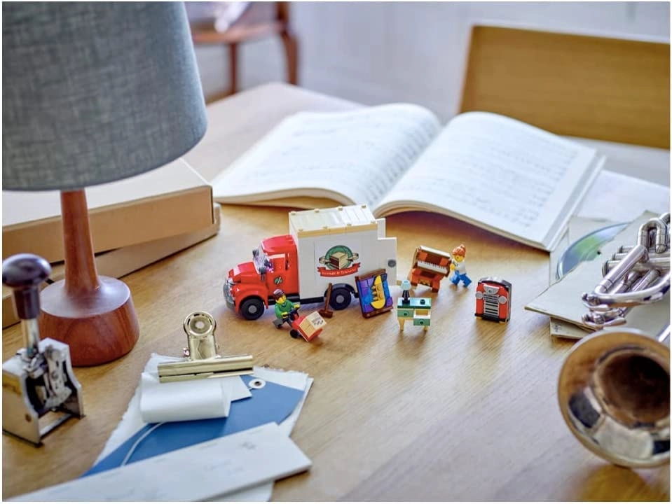 Moving Truck (40586) - ice