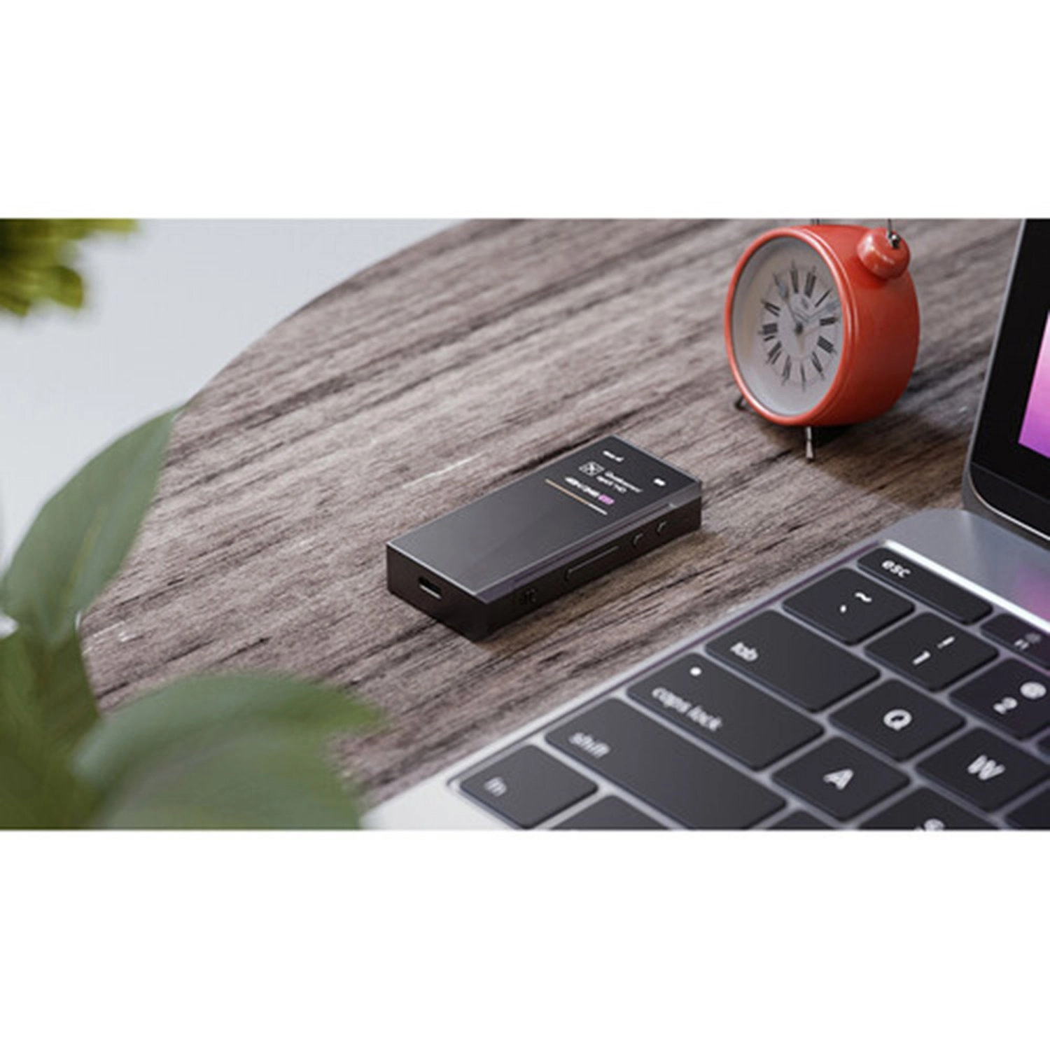 BTR7 - 1.3" IPS display 880 milliAmpere * hour battery