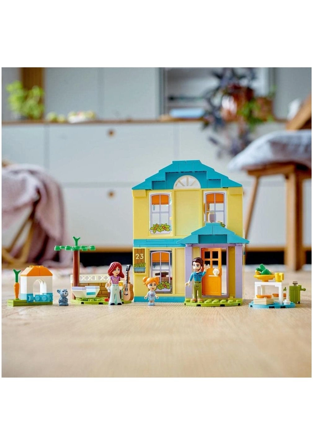 Friends Paisley's House (41724)