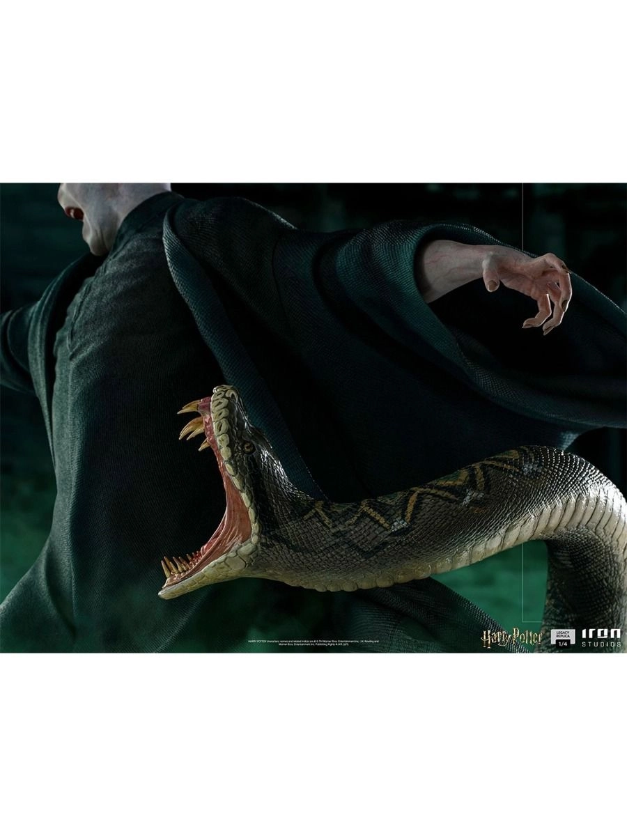 Voldemort and Nagini - Legacy Replica