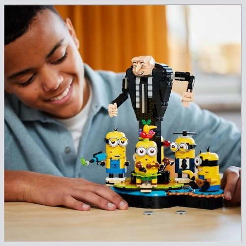 Despicable Me 4 Brick-Built Gru and Minions