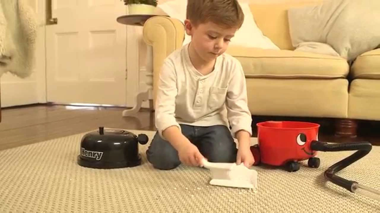 Henry Vacuum Cleaner Role Play Toy