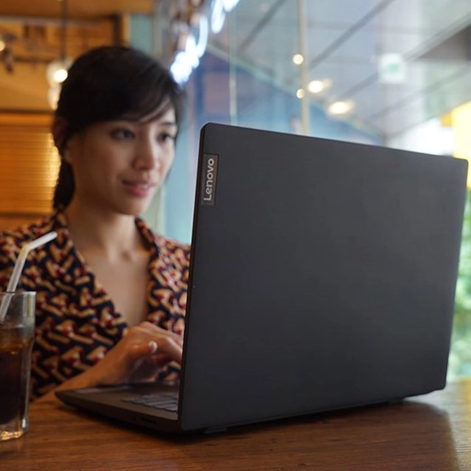 V15 G4 IRU - 15.6'' i5-13420H 16GB DDR4 1TB SSD