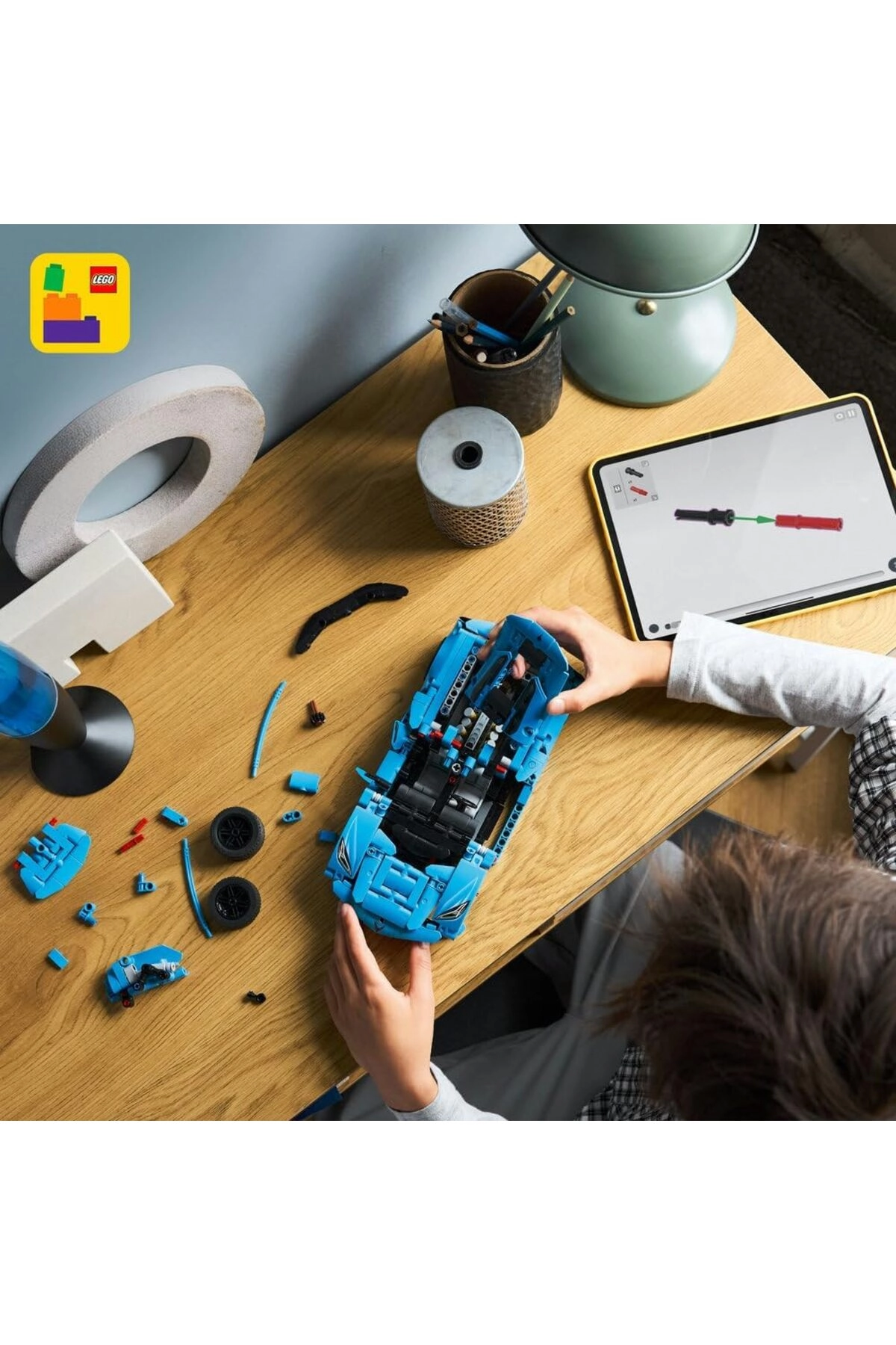 Technic Chevrolet Corvette Stingray (42217) - Blue Race Car Moving 8-Cylinder Engine