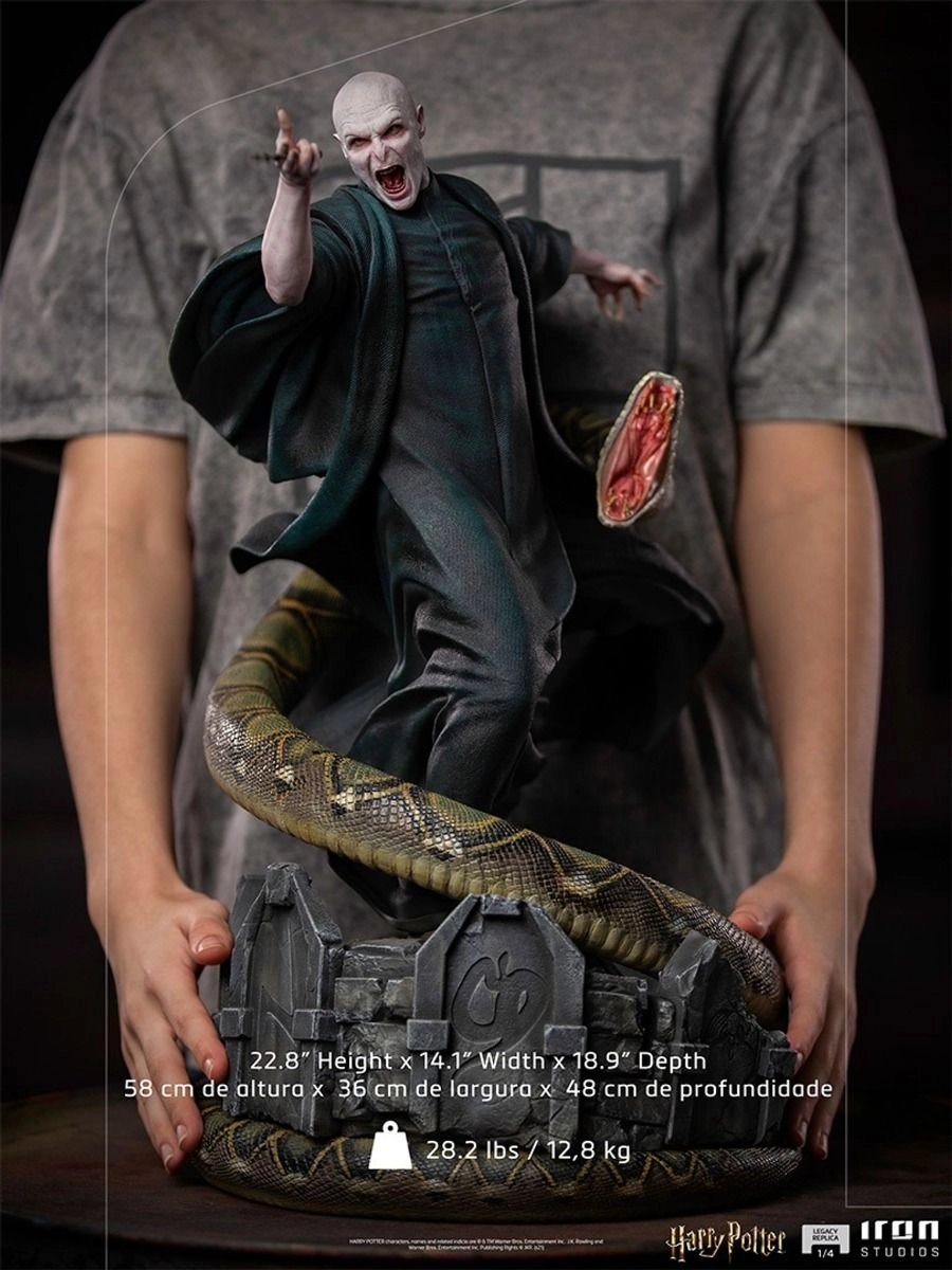 Voldemort and Nagini - Legacy Replica