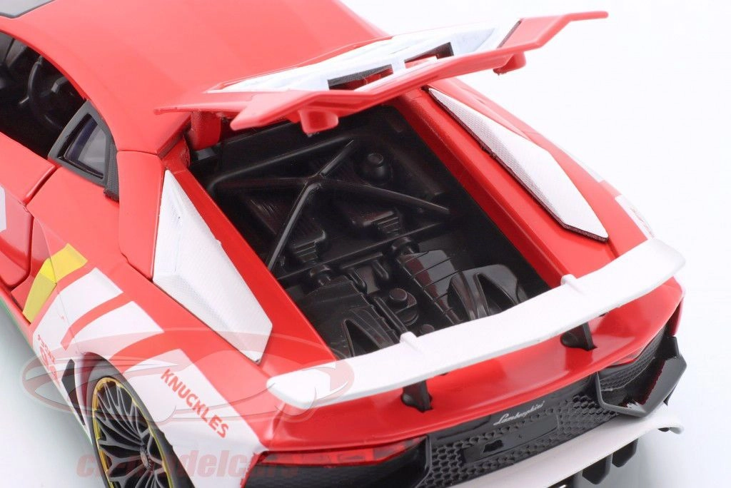 Lamborghini Aventador SV with Knuckles Figure - 1:24