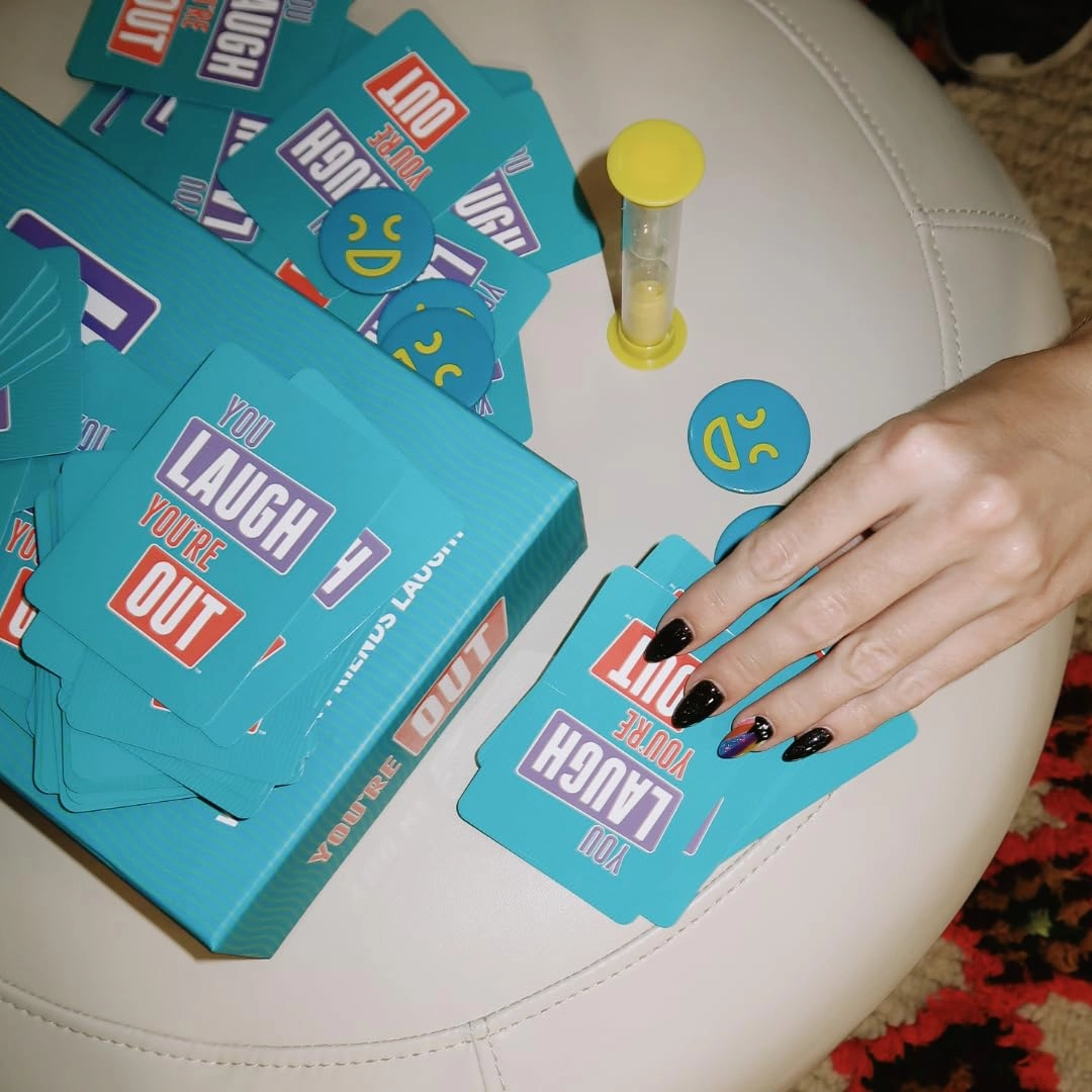 You Laugh You're Out - Ages 14+ 125 Prompt Cards