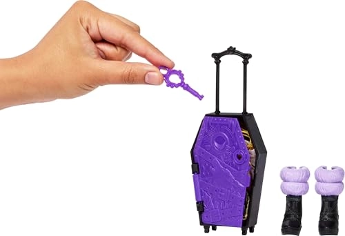 Clawdeen Wolf Doll - Skulltimate Secrets Closet Set 19+ Surprises Ages 4+