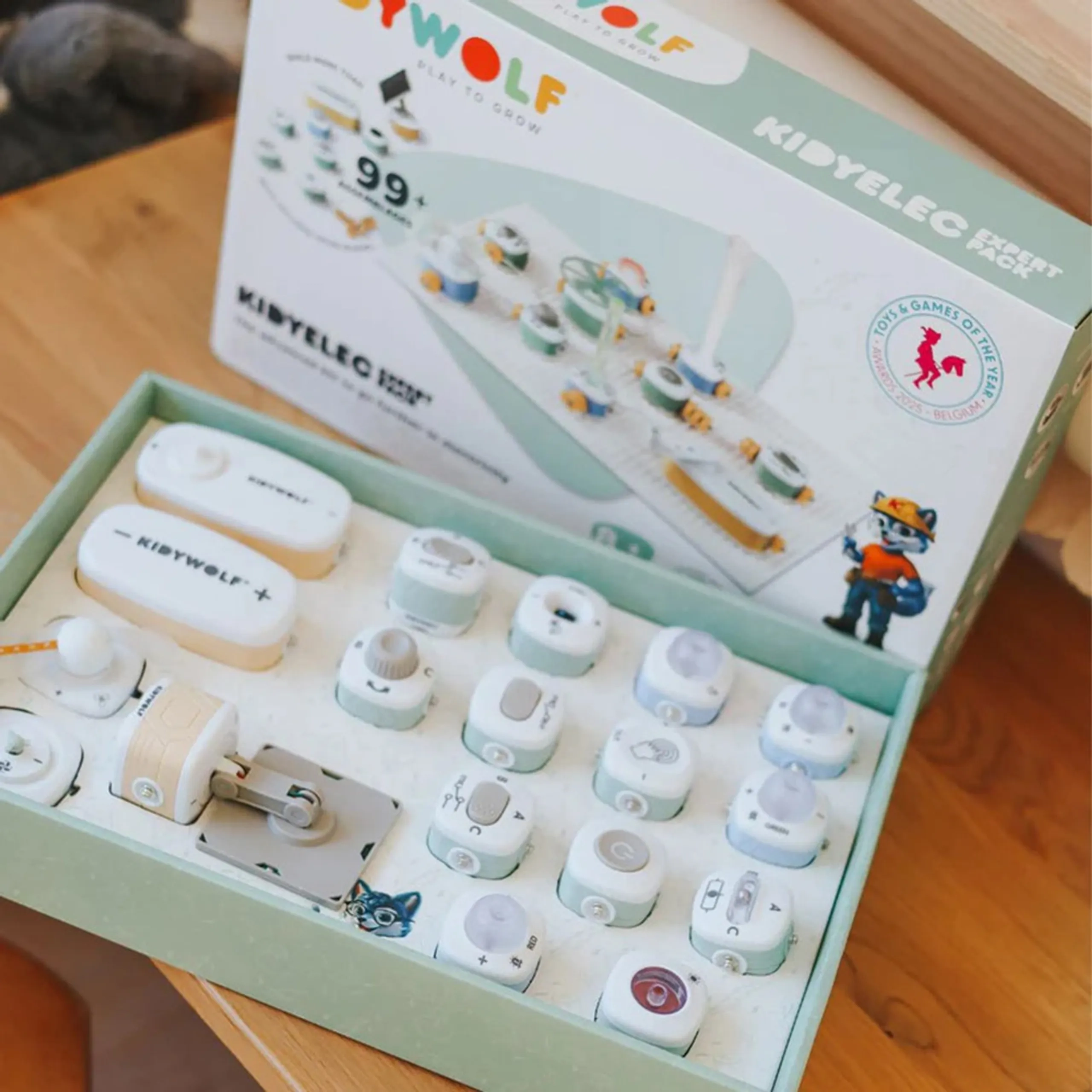 Kidy Elec Expert Electrical Circuits - 8 years+ 37 pieces