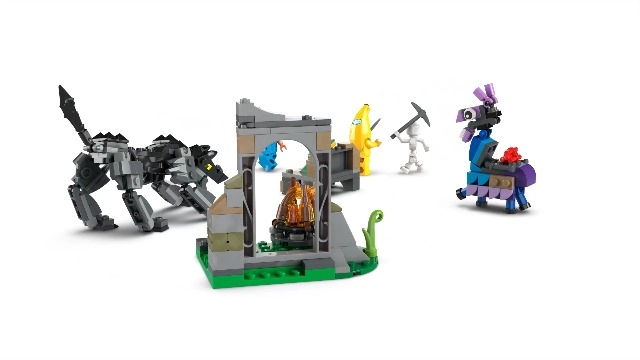 FORTNITE Peely & Sparkplug’s Camp (77075)