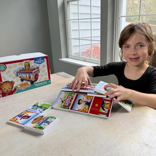 Daniel Tiger Ride-Along Trolley Creative Thinking - 3 years+ 15 pieces