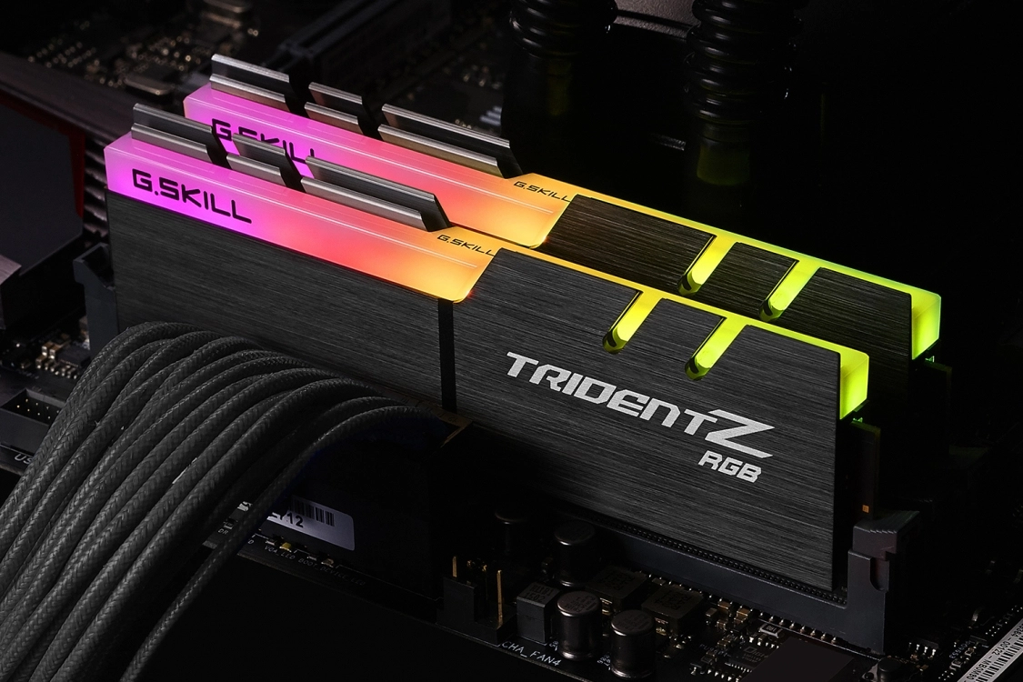 Trident Z RGB - 32GB 3200MT/s 288-Pin DDR4