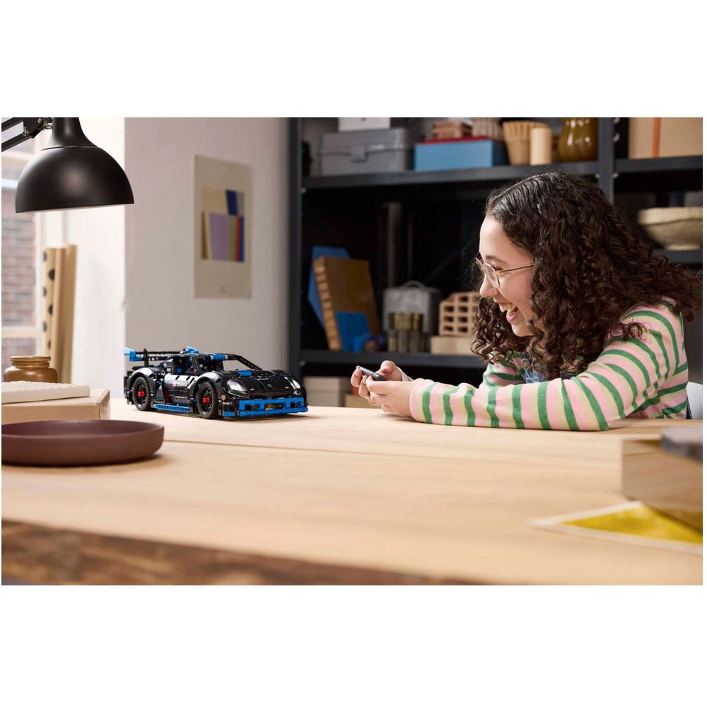 Technic Porsche GT4 e-Performance Race Car (42176) - Remote control CONTROL+