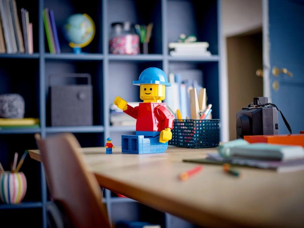 Up-Scaled Minifigure (40649)