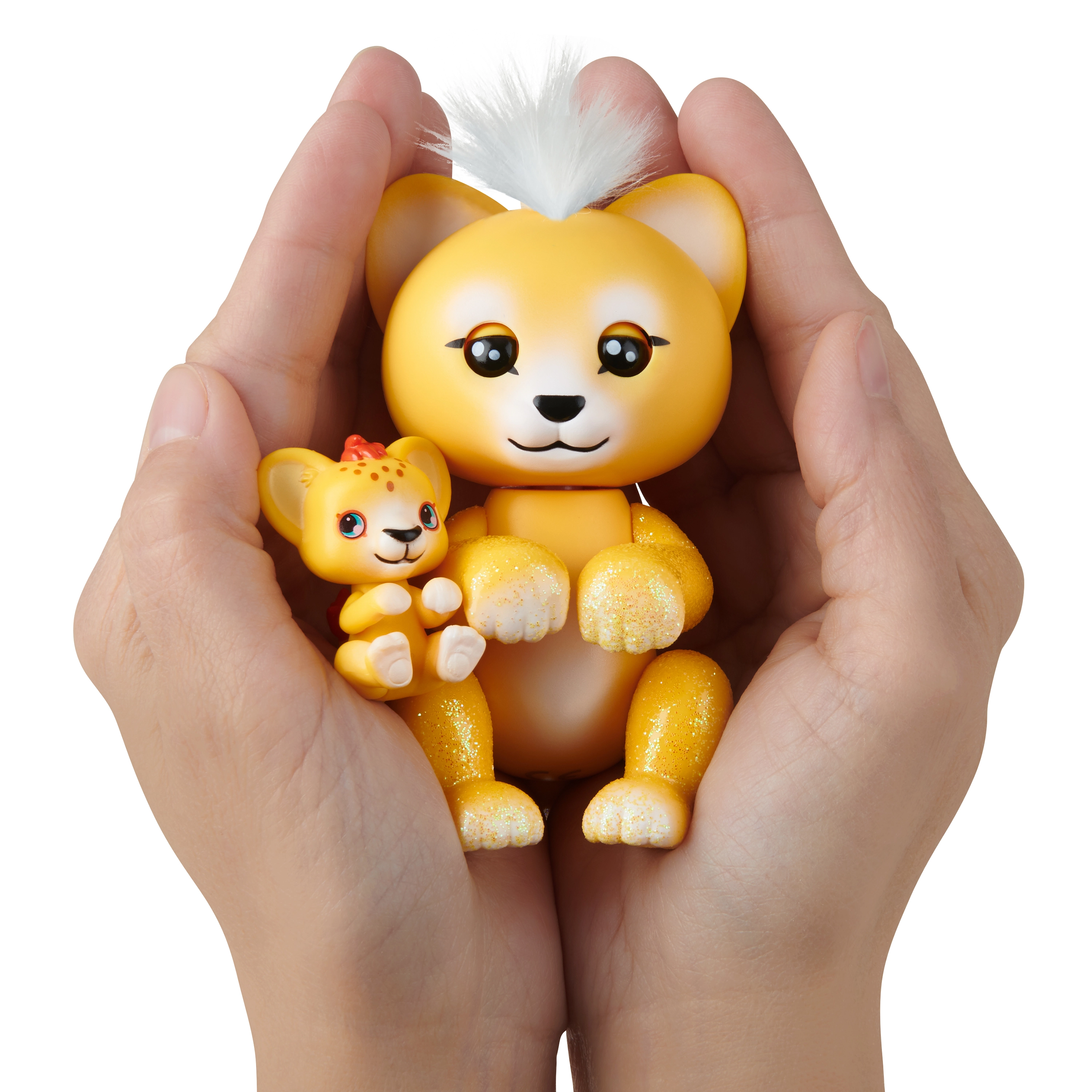 WowWee Fingerlings Hugs Sam Lion