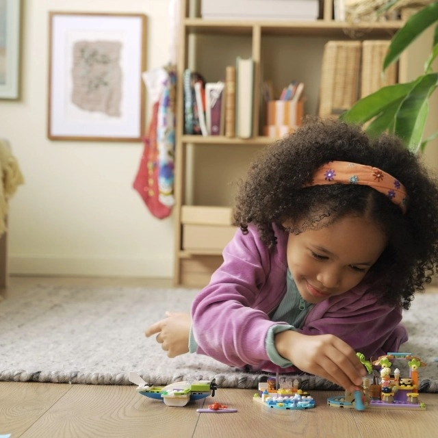 Friends Creative Beach & Travel Suitcase (42672) - Animals