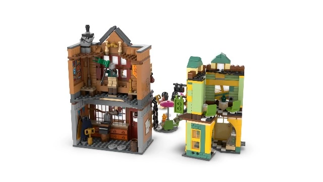 Quality Quidditch Supplies & Ice Cream Parlour (76452)