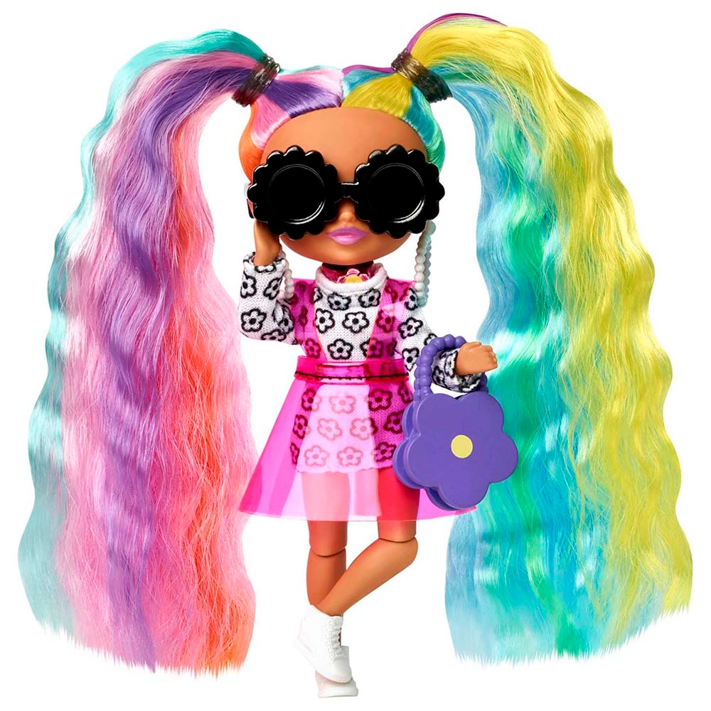 Barbie Extra Minis - Doll 6 5.5-Inch Doll Stand Ages 3+