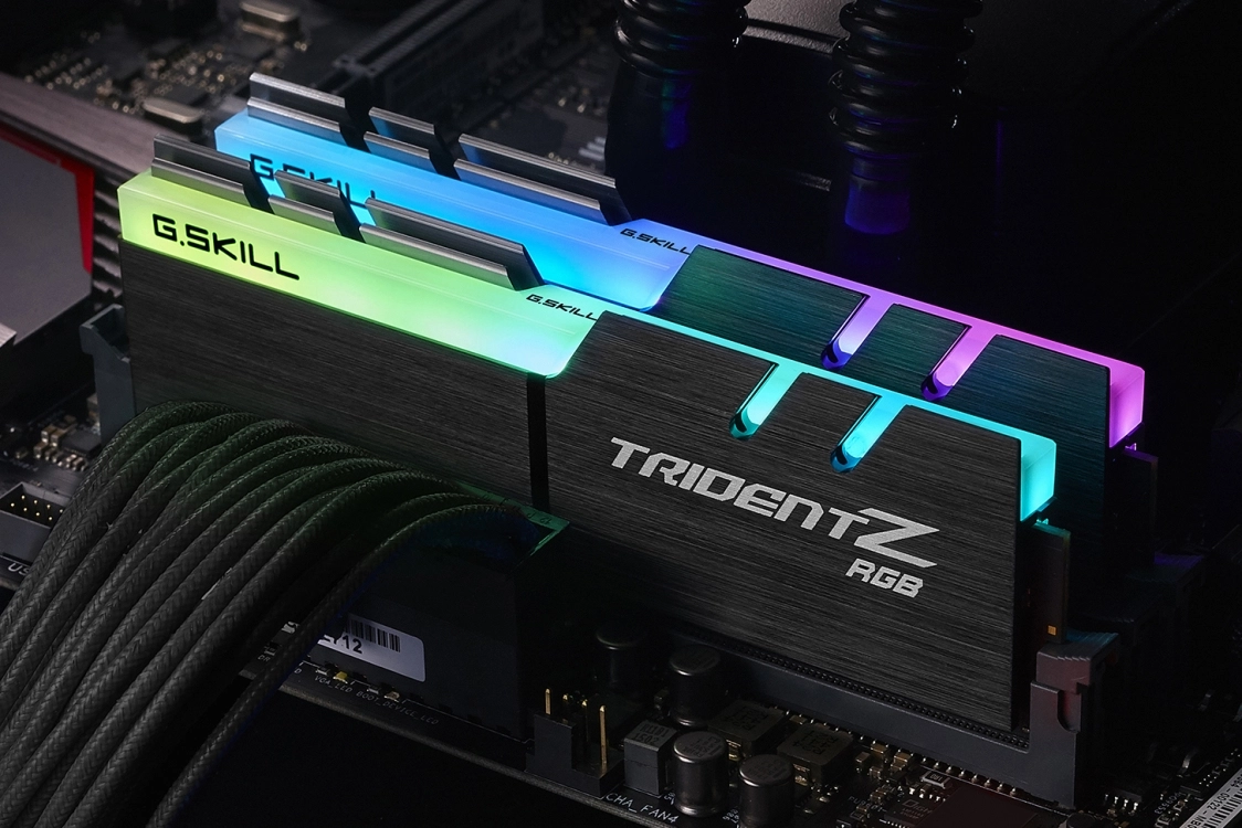 Trident Z RGB - 32GB 3200MT/s 288-Pin DDR4