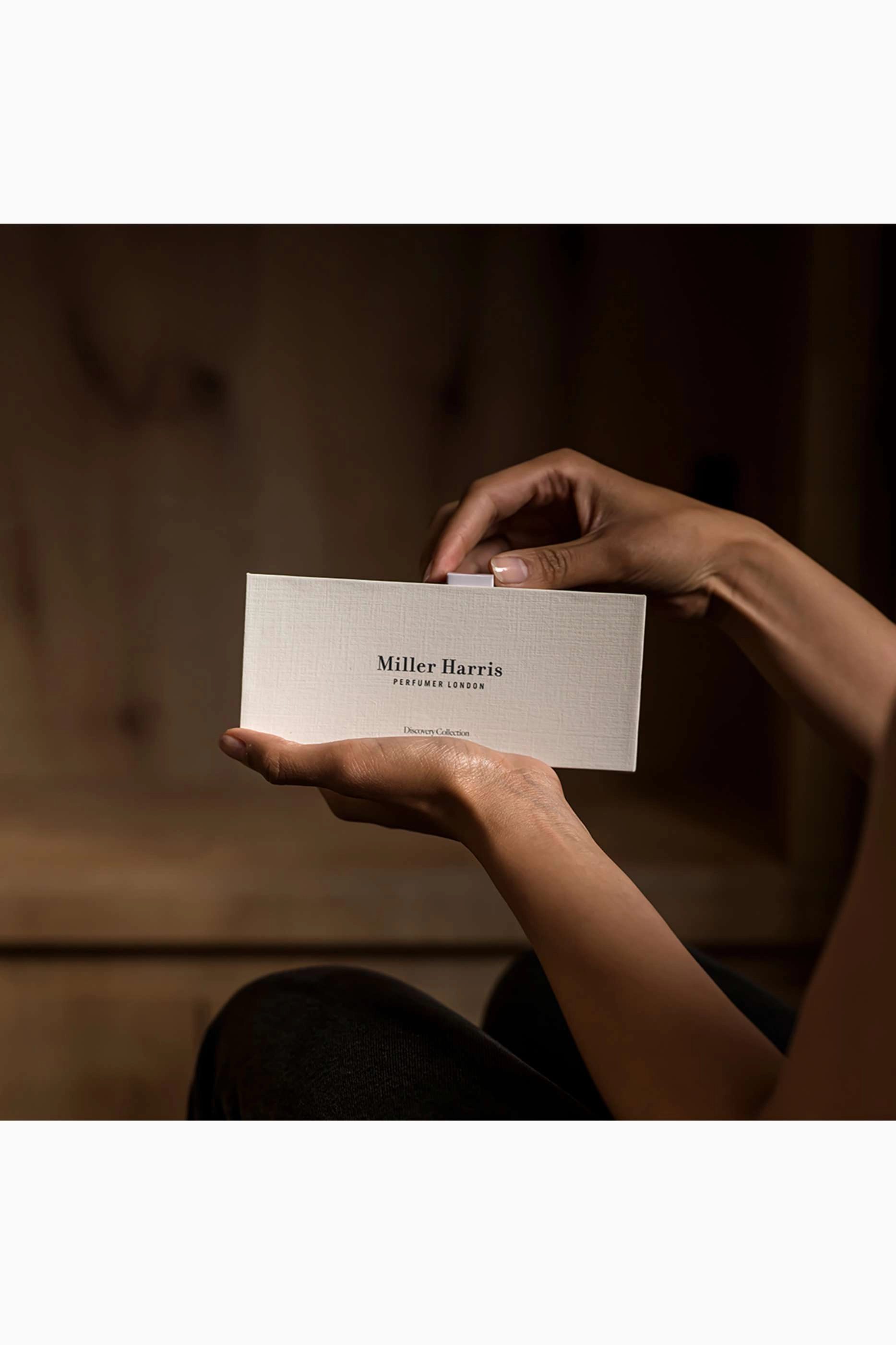 Tea Tonique Eau de Parfum 2ml + Soufflot Eau de Parfum 2ml + Peau Santal Eau de Parfum 2ml + Celadon Eau de Parfum 2ml + Hydra Figue Eau de Parfum 2ml + Rose Silence Eau de Parfum 2ml + Scherzo Eau de Parfum 2ml + Oud Éclat Eau de Parfum 2ml