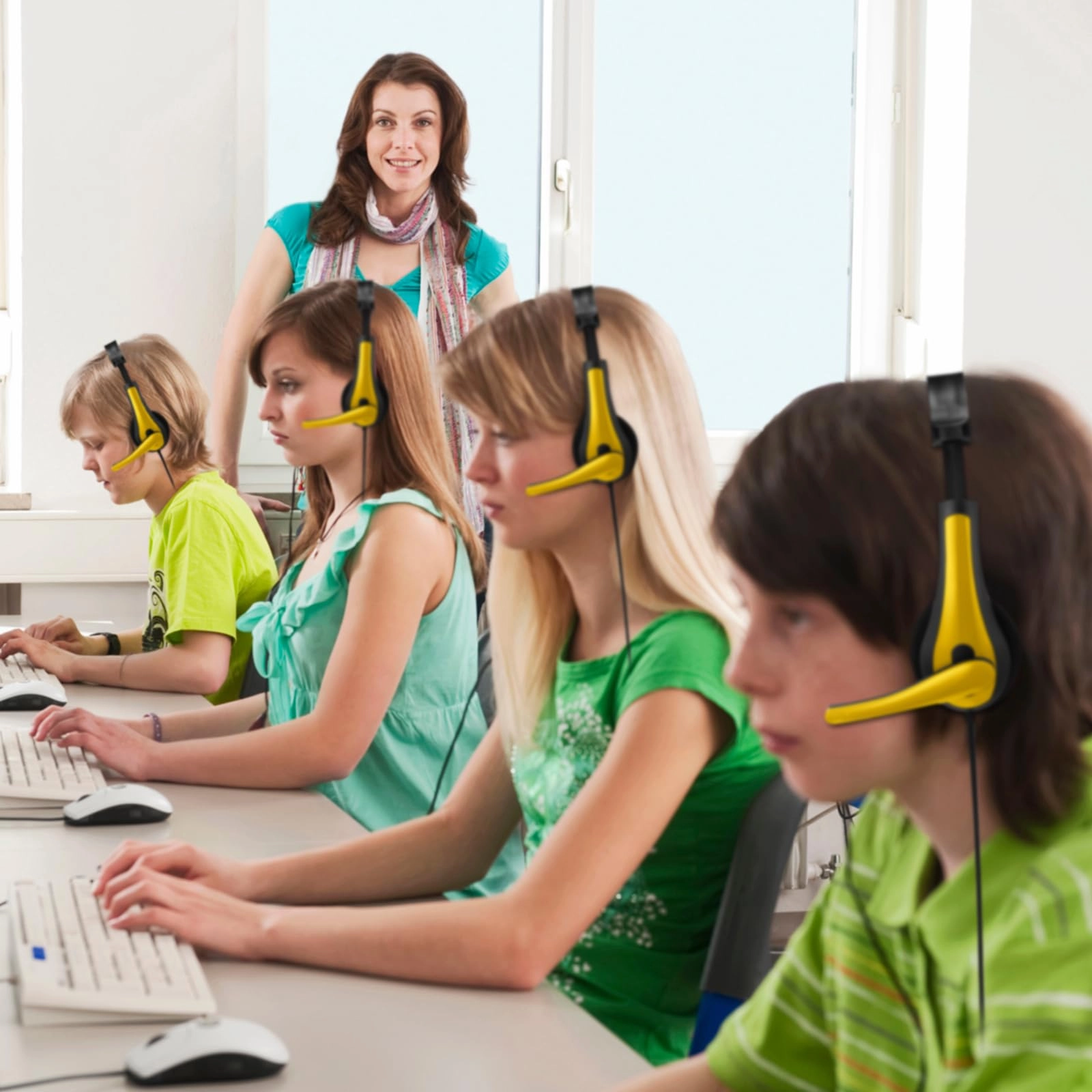 20 Pack Bulk Classroom Headphones Wired Headphone