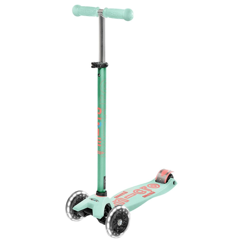 Maxi Deluxe 3-Wheel Kick Scooter – 120/80 mm LED