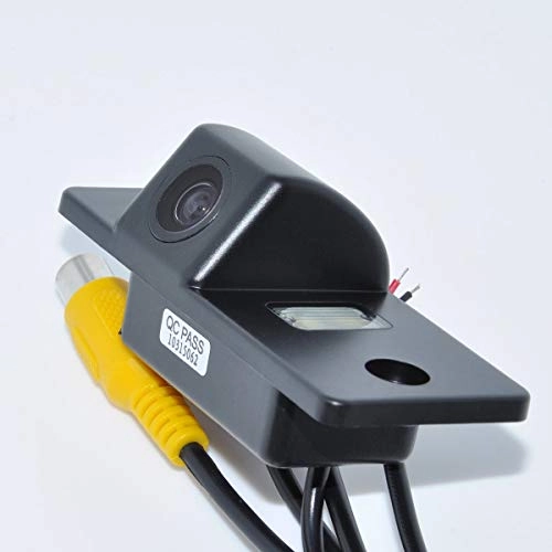 Car Rearview Camera - 728 x 512 pixels