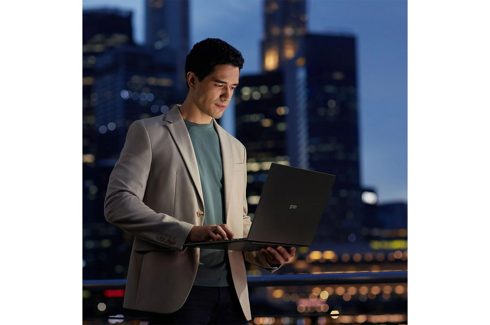 gram 16T90Q - 16'' i5-1240p 16GB DDR5 512GB SSD