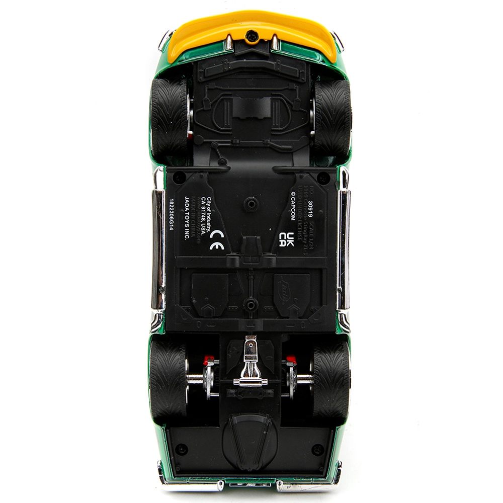 Street Fighter 1969 Chevy Stingray Corvette with Cammy Figure - 1:24