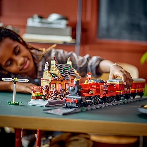 Harry Potter Hogwarts Express & Hogsmeade Station (76423)