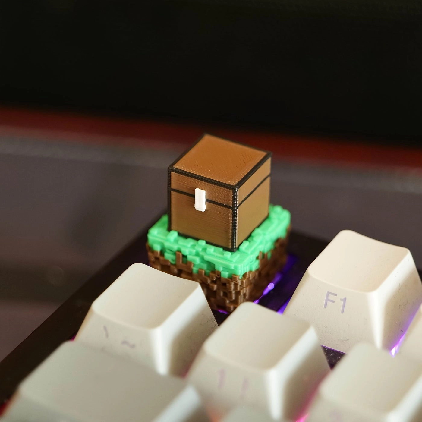 Generic Pixel Style Treasure Chest Keycaps - 1pc
