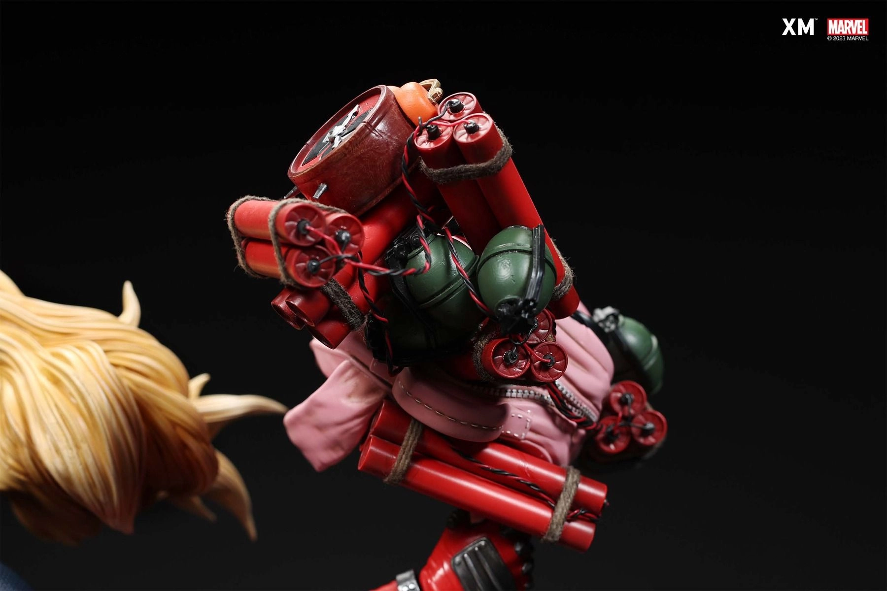 Lady Deadpool - 1/4 Scale Polystone Statue