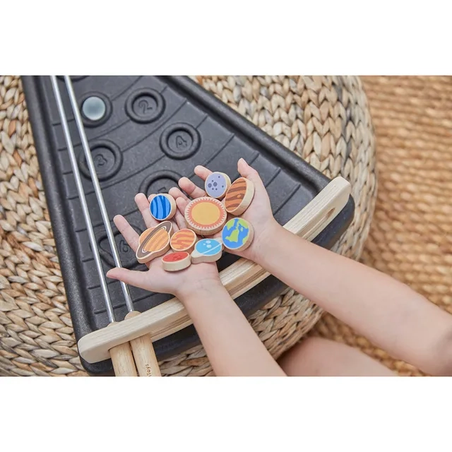 Land The Planet Game - Suitable for 3 years and above