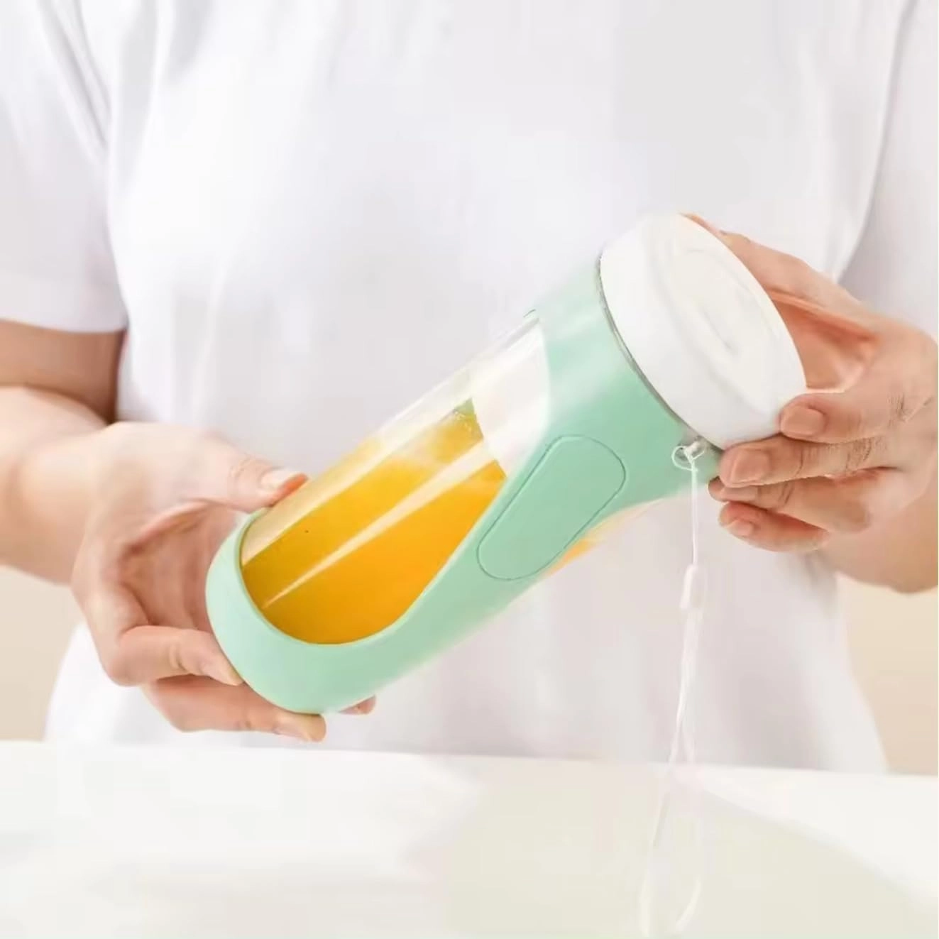 6 Blade Juicer Blender - 450 ML USB Portable