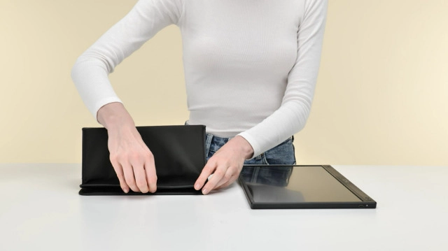 MB166C - 15.6 Inches 1920 x 1080 Pixels