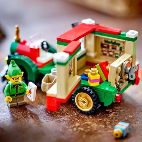 Santa’s Delivery Truck (40746)
