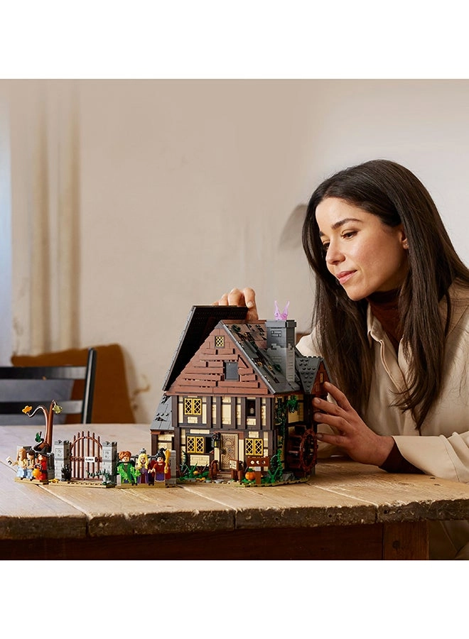 Disney Hocus Pocus: The Sanderson Sisters' Cottage (21341)